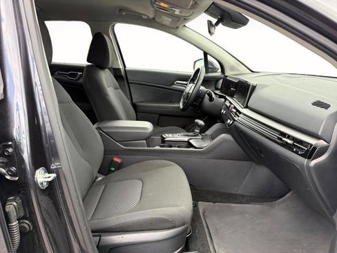 Used 2026 Kia Sportage LX w/ LX Convenience Package AWD/4WD image 17