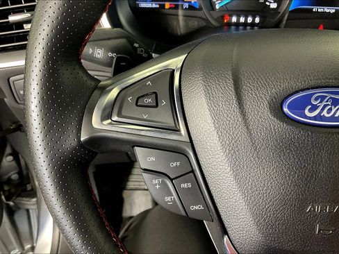 Used 2021 Ford Edge ST-Line image 24