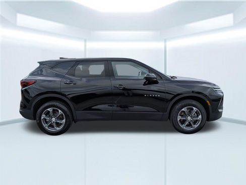 Used 2025 Chevrolet Blazer LT FWD image 7