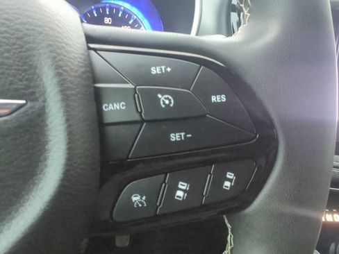 Used 2022 Chrysler Pacifica Touring-L w/ S Appearance Package image 36