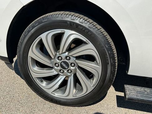 Used 2022 Lincoln Navigator Reserve image 8