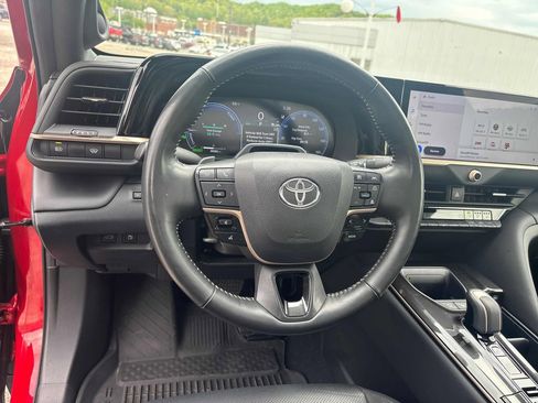 Used 2024 Toyota Crown Platinum AWD/4WD image 14