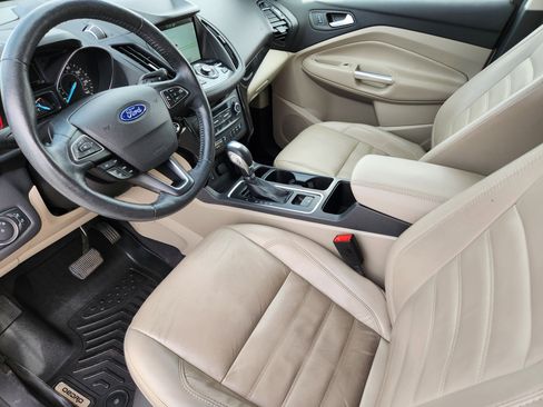 Used 2019 Ford Escape Titanium image 17