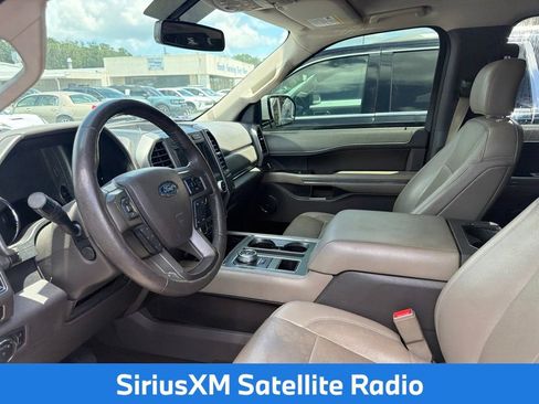 Used 2018 Ford Expedition Max XLT w/ Equipment Group 202A RWD image 6