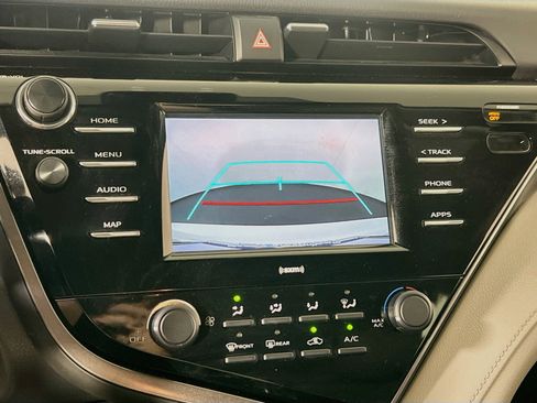 Used 2020 Toyota Camry LE FWD image 13