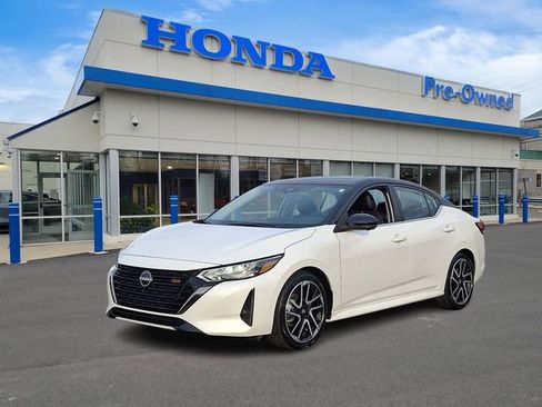 Used 2025 Nissan Sentra SR w/ SR Premium Package image 1