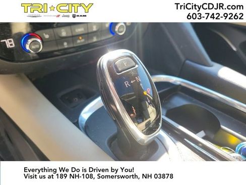 Used 2018 Buick Enclave Essence image 15