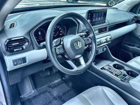 Used 2025 Honda Pilot EX-L image 13