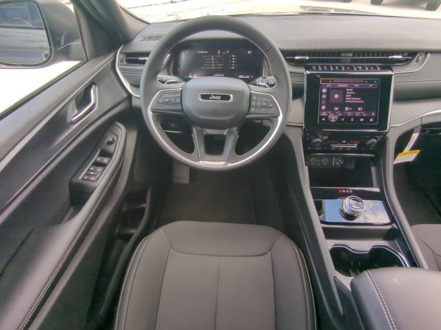 New 2026 Jeep Grand Cherokee Laredo RWD image 18