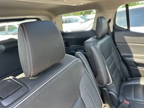 Used 2017 GMC Acadia Denali AWD/4WD image 16