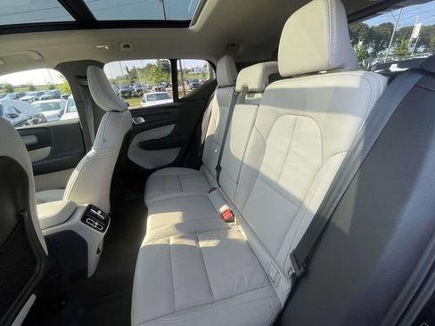 Certified 2023 Volvo XC40 B5 Ultimate w/ Protection Package Premier AWD/4WD image 13