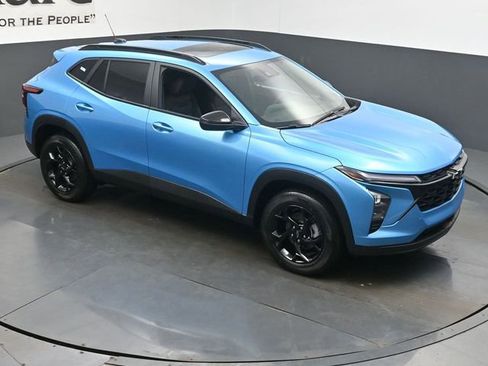 New 2026 Chevrolet Trax LT w/ Sunroof Package FWD image 26