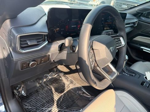 Used 2025 Ford Mustang Premium RWD image 18