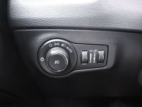 Used 2019 Jeep Compass Latitude AWD/4WD image 24