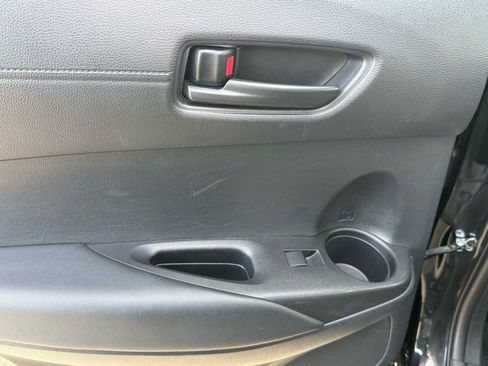 Used 2025 Toyota Corolla Cross image 16