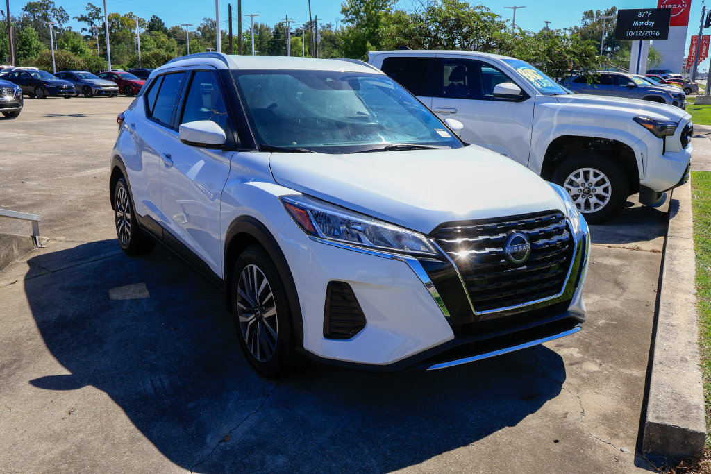 Used 2022 Nissan Kicks SV FWD image 4