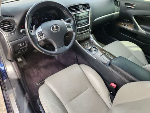 Used 2012 Lexus IS 250C w/ Luxury Pkg RWD image 2