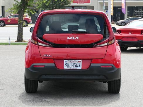 Used 2022 Kia Soul LX w/ Technology Package FWD image 6