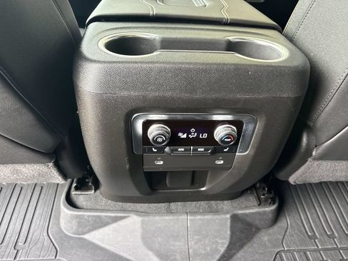 Certified 2024 GMC Yukon XL AT4 w/ AT4 Premium Plus Package AWD/4WD image 22