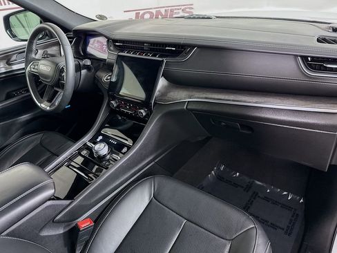 Used 2022 Jeep Grand Cherokee Overland image 35