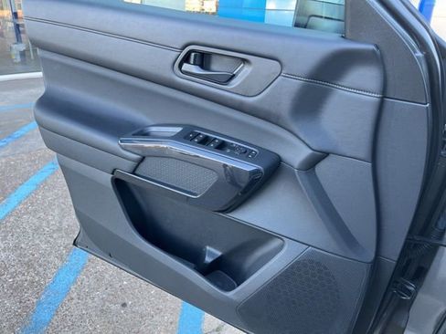 Used 2024 Nissan Pathfinder SV image 20