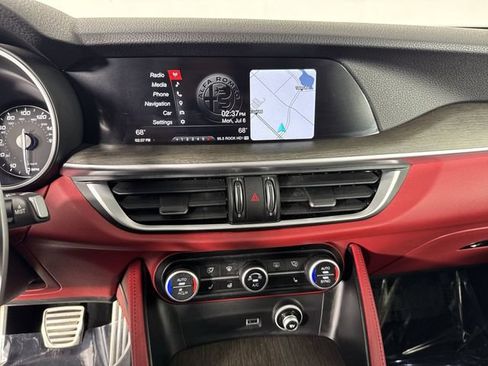 Used 2018 Alfa Romeo Stelvio Ti Sport AWD/4WD image 10
