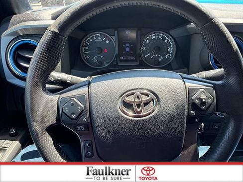Used 2017 Toyota Tacoma TRD Off-Road w/ Tow Package (A/T) AWD/4WD image 26