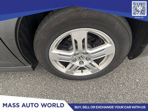 Used 2011 Honda Odyssey Touring Elite image 2