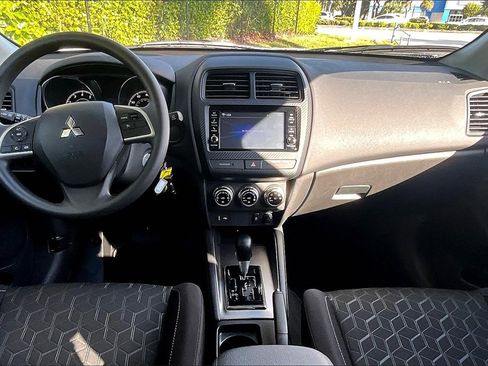 Used 2025 Mitsubishi Outlander Sport ES image 6