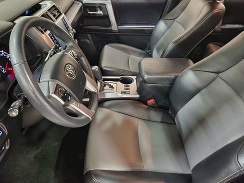 Used 2022 Toyota 4Runner SR5 Premium image 28