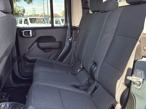 New 2026 Jeep Gladiator Sport AWD/4WD image 18