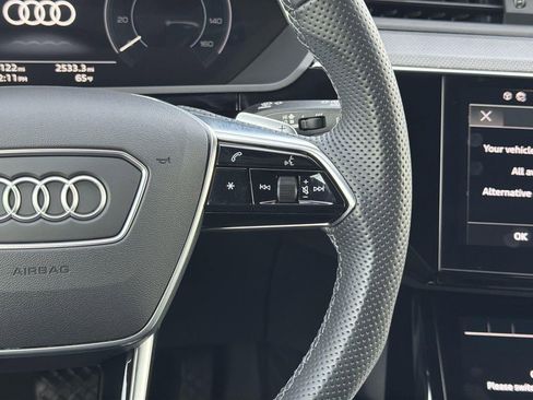 Used 2022 Audi e-tron S Prestige w/ Prestige Package image 10