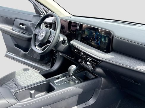 New 2026 Nissan Kicks SV image 5