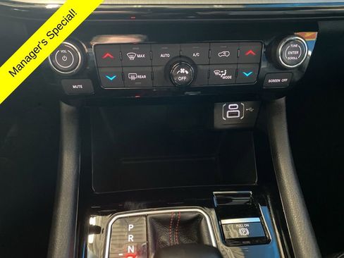 Used 2025 Jeep Compass Trailhawk AWD/4WD image 7