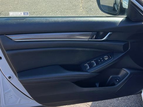 Used 2020 Honda Accord Sport image 10