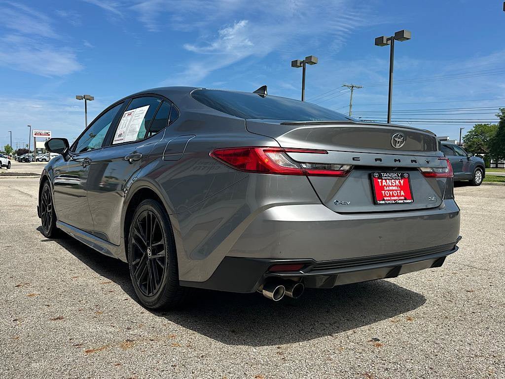 Used 2025 Toyota Camry SE FWD image 3