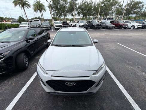 Used 2018 Hyundai Kona SEL FWD image 18