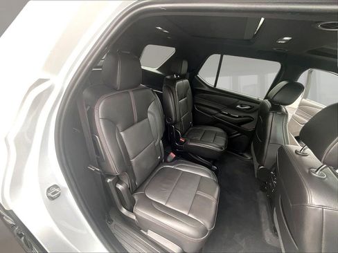 Used 2023 Chevrolet Traverse RS AWD/4WD image 25