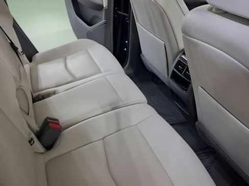 Used 2021 Cadillac XT5 Premium Luxury FWD image 13