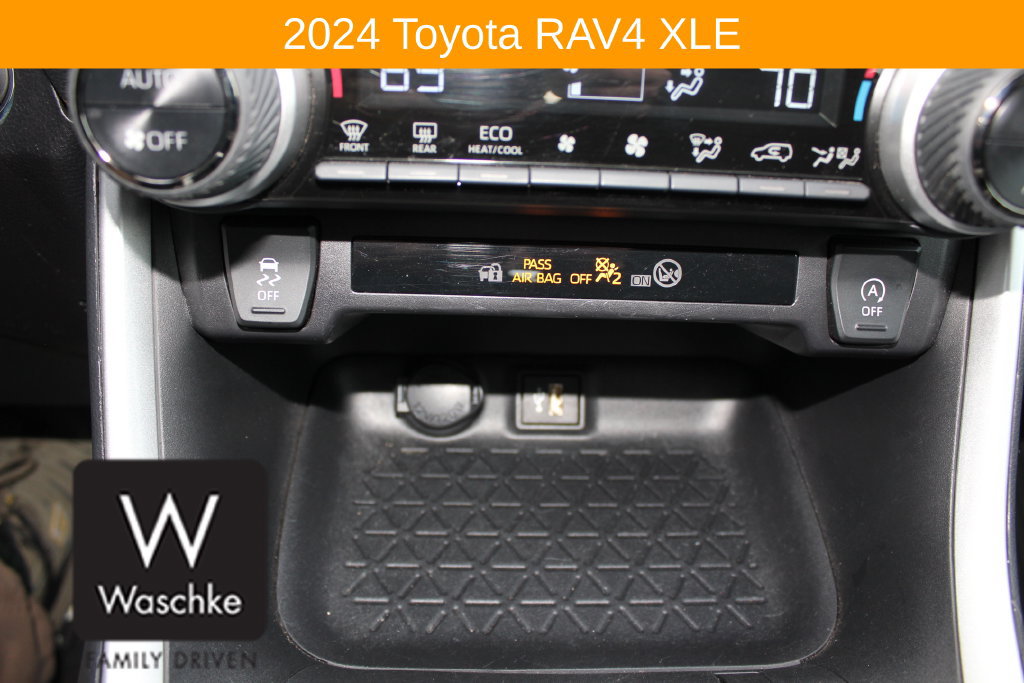 Used 2024 Toyota RAV4 XLE AWD/4WD image 29