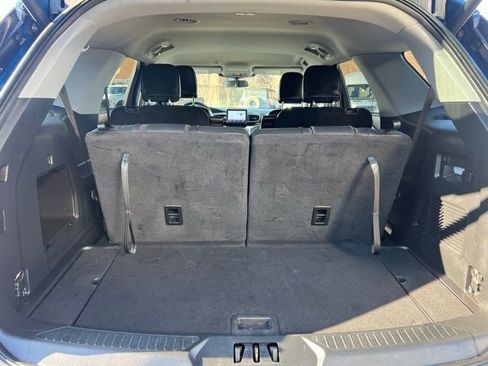 Used 2022 Ford Explorer XLT w/ Equipment Group 202A image 15