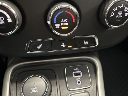 Used 2018 Jeep Compass Latitude w/ Cold Weather Group image 56