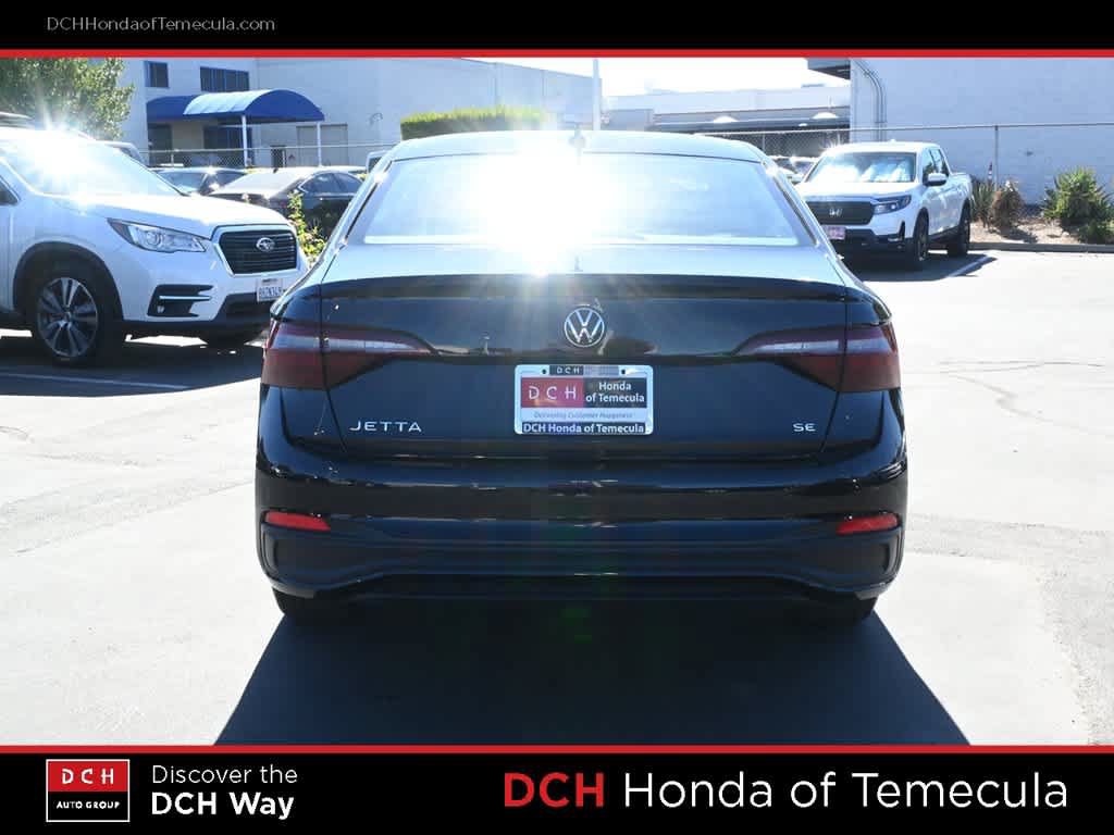Used 2024 Volkswagen Jetta SE FWD image 6