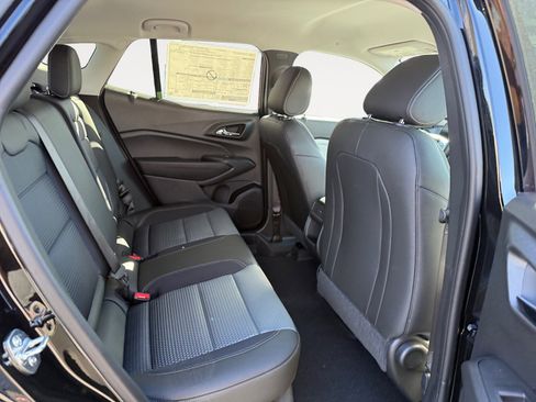 New 2026 Chevrolet Trax LT image 18
