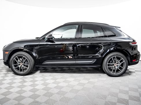 Certified 2026 Porsche Macan AWD/4WD image 2