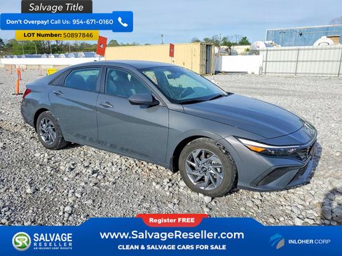 Used 2024 Hyundai Elantra SEL FWD image 5