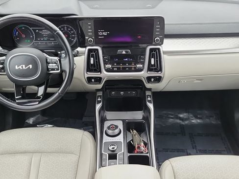 Used 2023 Kia Sorento EX w/ Panoramic Sunroof Package FWD image 10