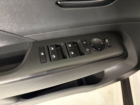 Used 2025 Hyundai Kona SEL FWD image 17