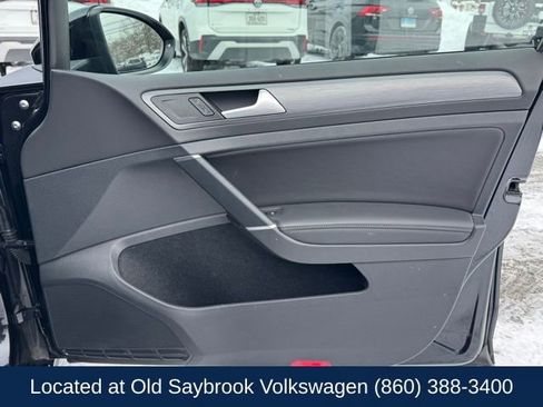 Used 2018 Volkswagen Golf SE image 26