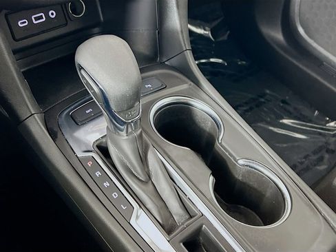 Used 2023 Chevrolet Equinox LT w/ Driver Convenience Package image 17